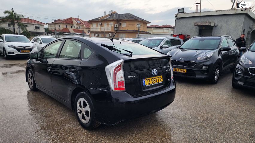 טויוטה פריוס