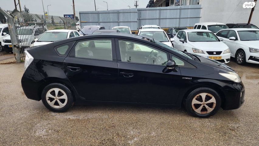 טויוטה פריוס