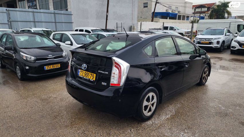 טויוטה פריוס