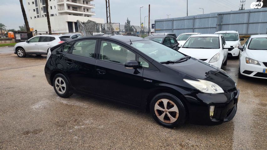 טויוטה פריוס