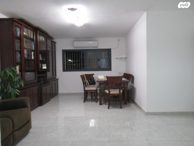 ז'בוטינסקי 10