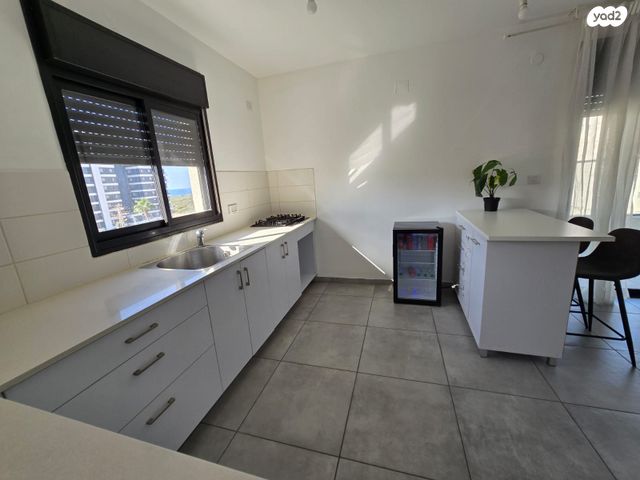 דירה, שדרות מנחם בגין 40, גבעת אולגה, חדרה