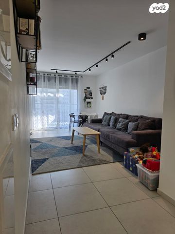 גג/ פנטהאוז, יוסי בנאי 83, פסגות אפק, ראש העין