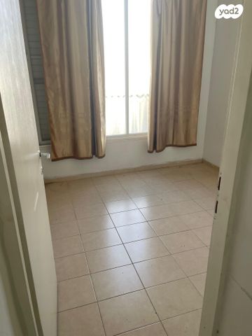 דירה, הרב קפאח 17, גרין ועם, חולון