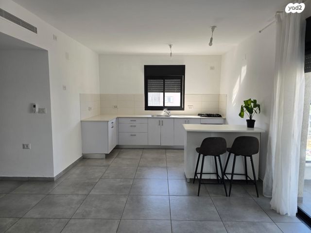 דירה, שדרות מנחם בגין 40, גבעת אולגה, חדרה