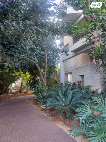 דירה, יצחק בן צבי 4, מתחם 200, הוד השרון