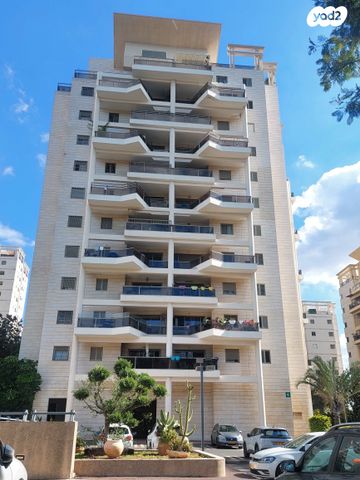 דירה, יצחק בן צבי 4, מתחם 200, הוד השרון