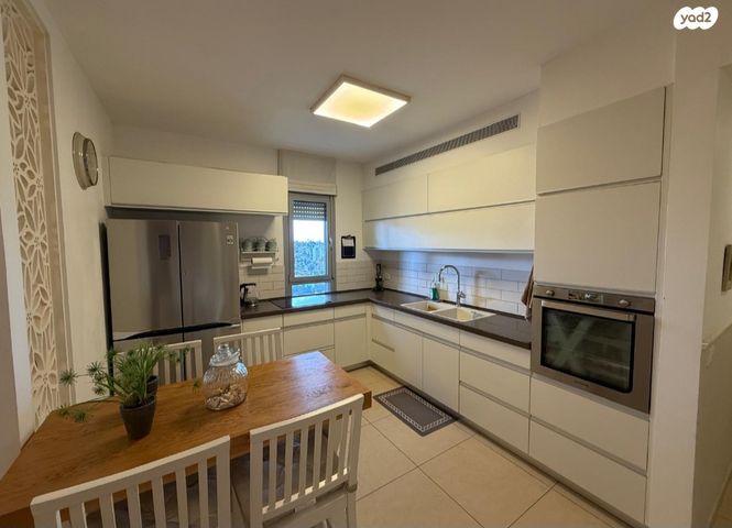 דרך מנחם בגין 67