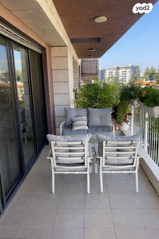 דירה, הקוצרים 11, מרכז, הרצליה