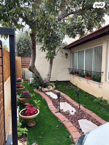 דו משפחתי, אהרונוביץ' 11, כצנלסון, ראשון לציון