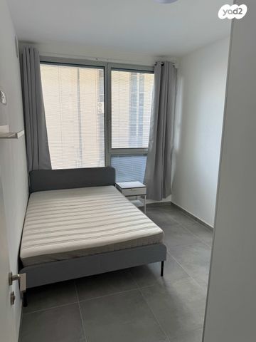 דירה, גרציאני יצחק 8, גני שרונה, קרית הממשלה, תל אביב יפו