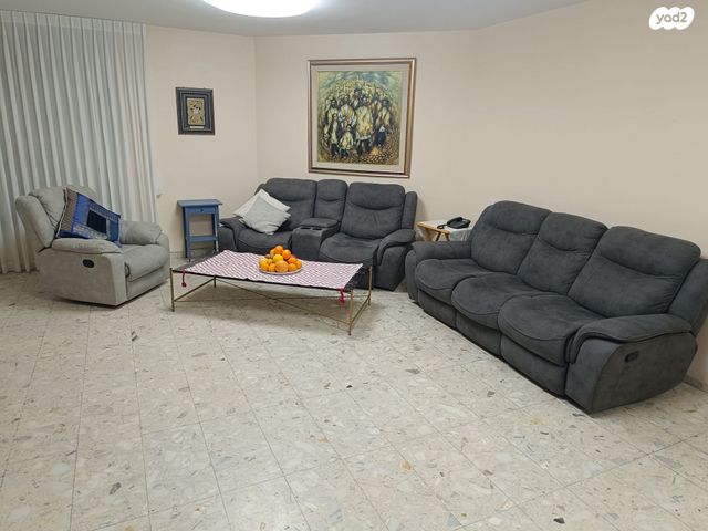 דירה, דוד צדוק 12, בן גוריון, חולון