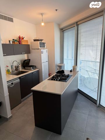 דירה, גרציאני יצחק 8, גני שרונה, קרית הממשלה, תל אביב יפו