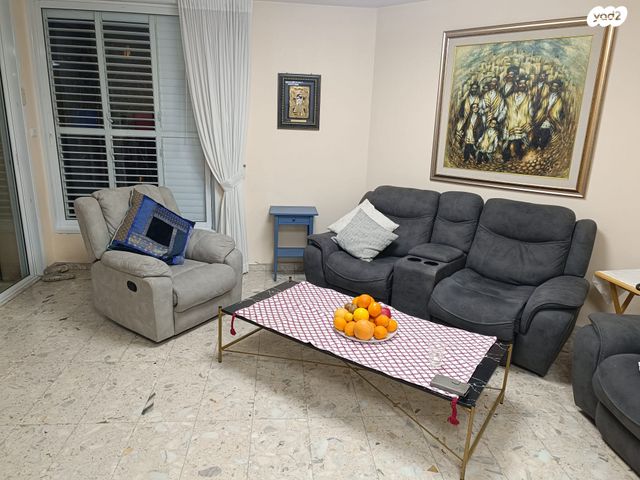 דירה, דוד צדוק 12, בן גוריון, חולון