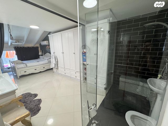 דו משפחתי, הנביאים 10, נאות יהודית ונווה ארזים, חולון