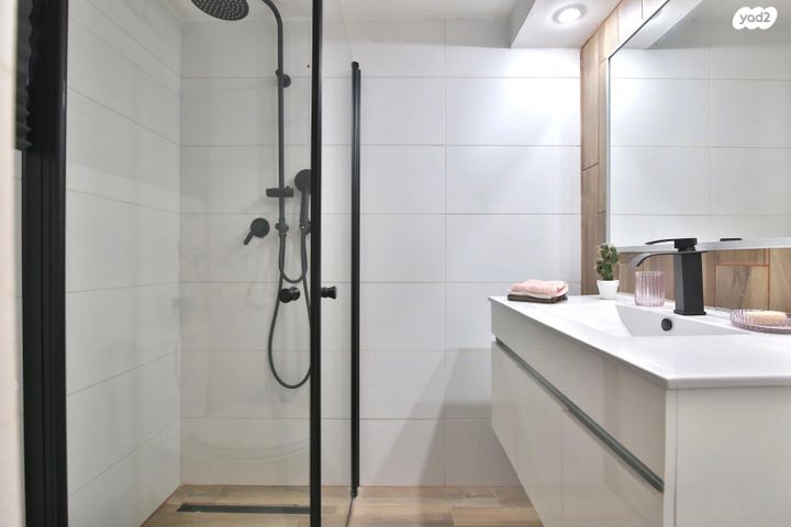 דירה, שדרות אח"י אילת 4, קרית חיים מזרחית, חיפה