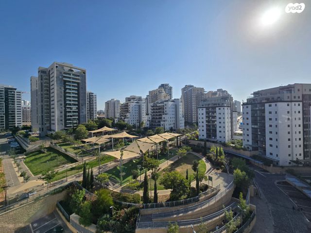 גג/ פנטהאוז, יוסי בנאי 83, פסגות אפק, ראש העין