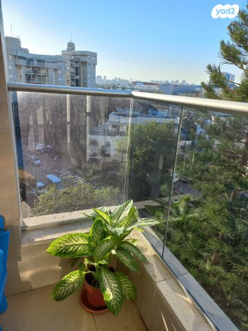 דירה, דוד צדוק 12, בן גוריון, חולון