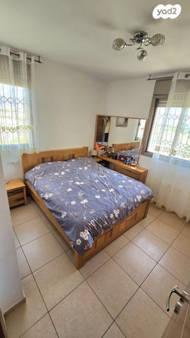 חנוך לוין 22