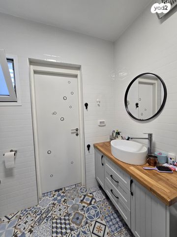 גג/ פנטהאוז, יוסי בנאי 83, פסגות אפק, ראש העין