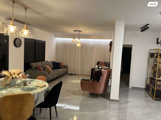 גג/ פנטהאוז, יובל 1, קרית מנחם בגין, נתיבות