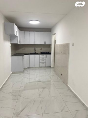 יהודה בורלא 8