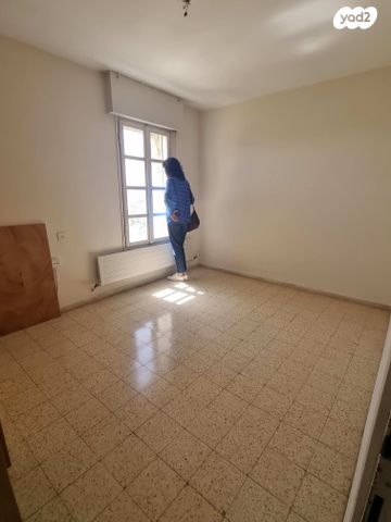 דירה, מרדכי אלקחי 37, ארמון הנציב, תלפיות מזרח, ירושלים