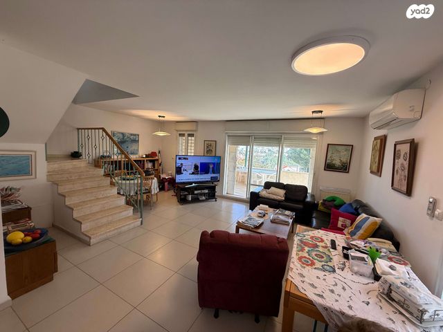 צביה ויצחק 1