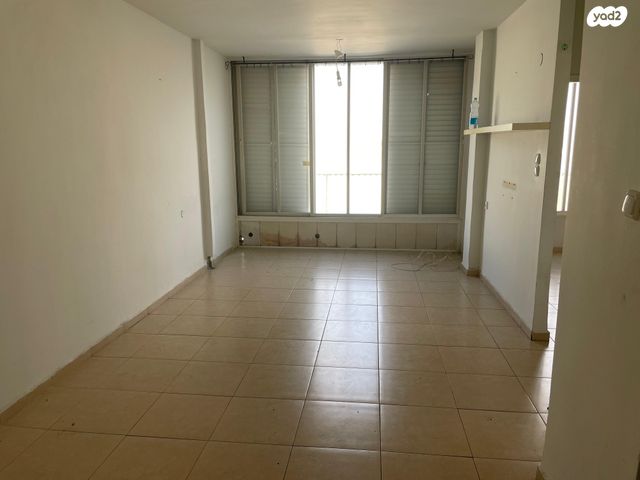 דירה, הרב קפאח 17, גרין ועם, חולון