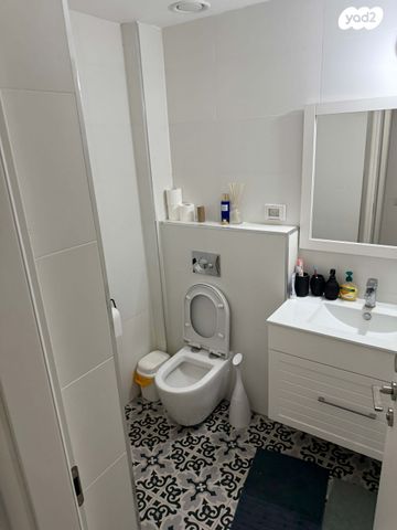 דירה, גרציאני יצחק 8, גני שרונה, קרית הממשלה, תל אביב יפו