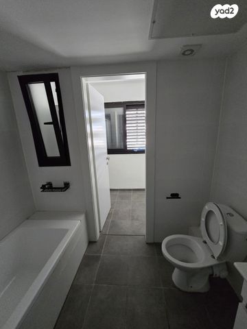 דירה, שדרות מנחם בגין 40, גבעת אולגה, חדרה