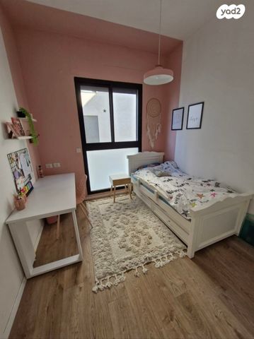 דירת גן, הבוצר 1, שכונה 8, תל מונד