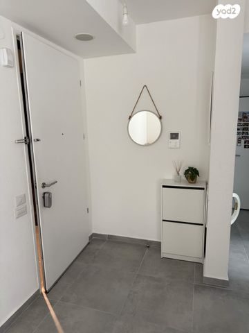 דירה, גרציאני יצחק 8, גני שרונה, קרית הממשלה, תל אביב יפו