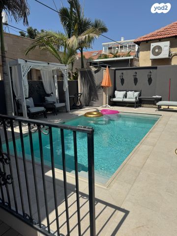 דו משפחתי, הנביאים 10, נאות יהודית ונווה ארזים, חולון