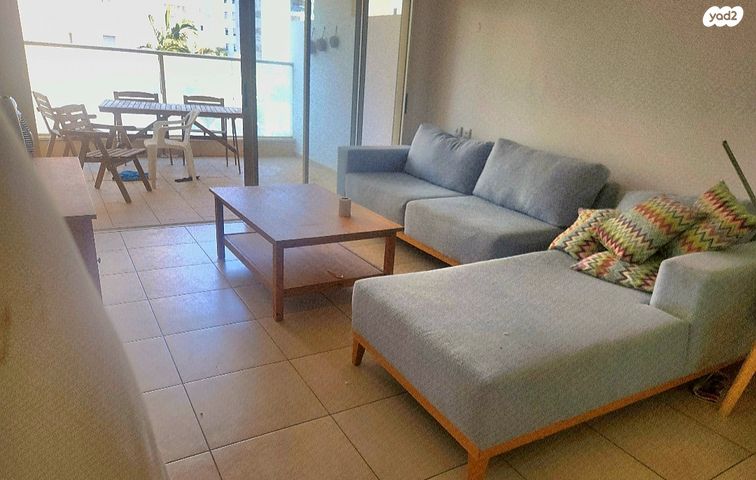 דירה, העונות 2, נווה הדרים, אשקלון