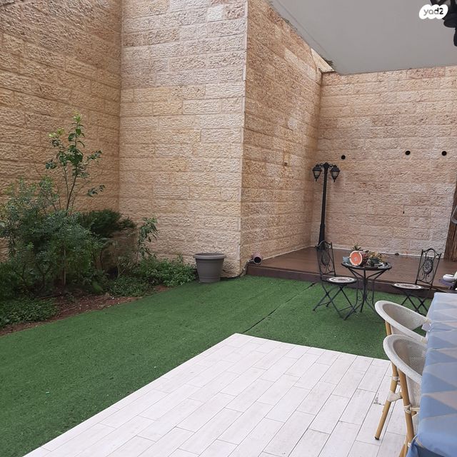 דירת גן, דרך כרמית 14, עין כרם, ירושלים