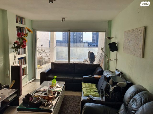 דירה, דרך לוי אשכול 35, שיכון רסקו, קרית אונו