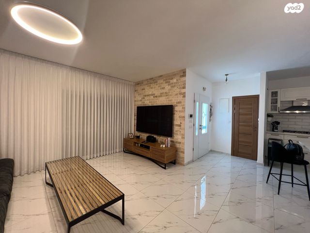 בית פרטי/ קוטג', ישעיהו זמיר 24, רמות, באר שבע