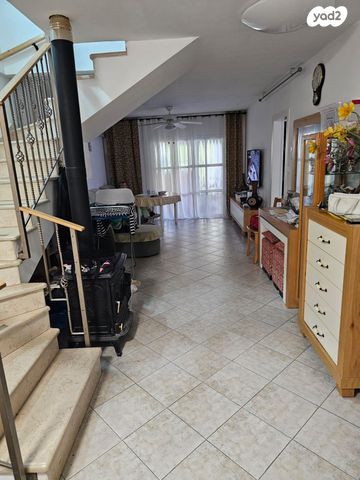 בית פרטי/ קוטג', יראון 32, אפק, קצרין