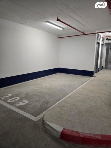 דירה, הרב הרצוג 6, צפון מערב מרכז העיר, נתניה