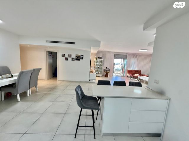 דירה, השחף 5, החותרים, טירת כרמל