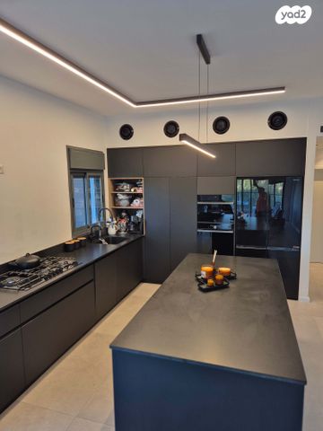 גג/ פנטהאוז, אשכולות 77, שאר העיר, מעלות תרשיחא