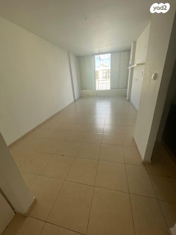 דירה, הרב קפאח 17, גרין ועם, חולון