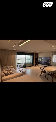 בית גוברין 13