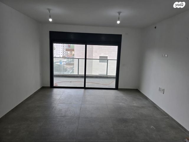 דירה, הרב הרצוג 6, צפון מערב מרכז העיר, נתניה