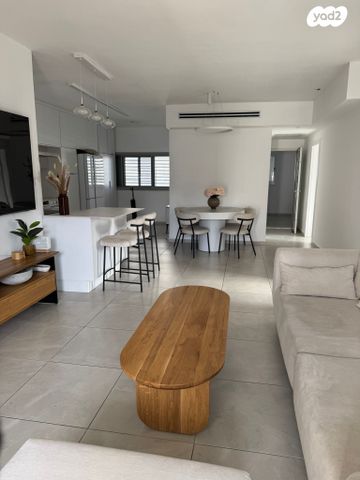 דירה, יהודה לייב פינסקר 50, רמב"ם, ראשון לציון