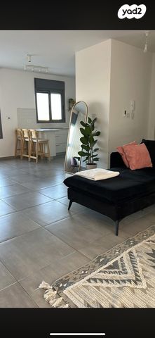 דירת גן, איבי נחל 1, אבני חפץ, אבני חפץ