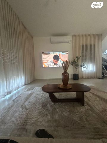 דו משפחתי, הרימון 5, שאר העיר, חצור הגלילית