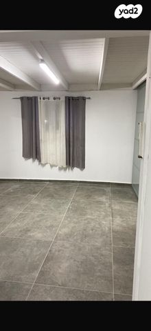 גג/ פנטהאוז, תרצ"ו 27, נאות רחל, חולון