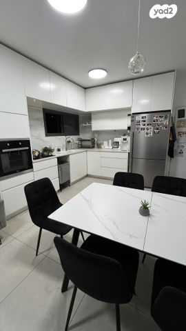 שדרות לוחמי הגטאות 17